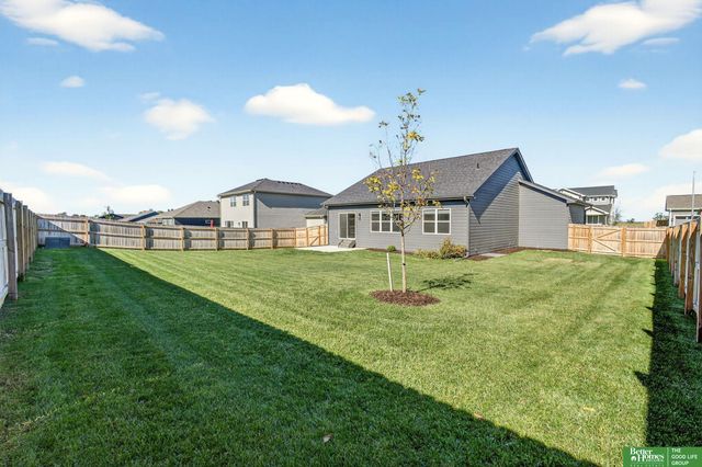 11709 Port Royal Drive, Papillion, NE 68046