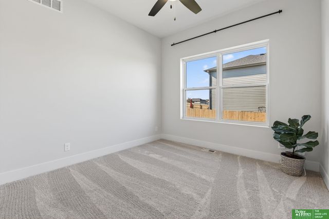 11709 Port Royal Drive, Papillion, NE 68046