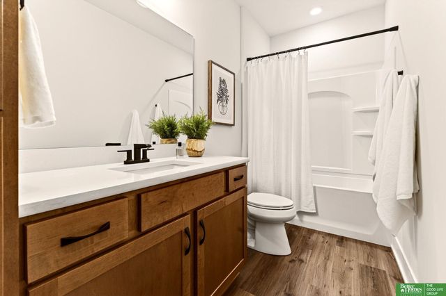 11709 Port Royal Drive, Papillion, NE 68046