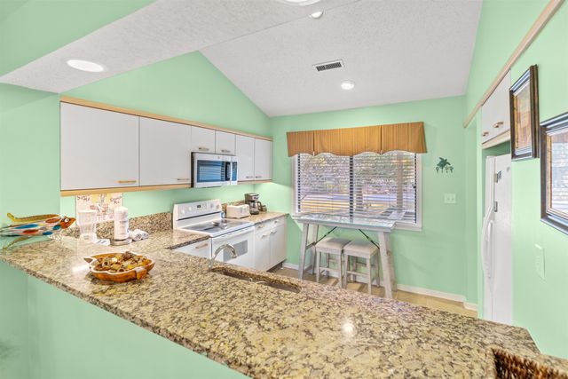 400 Melrose Pl Apt 14E, Myrtle Beach, SC 29572