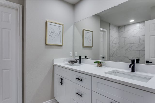 1609 Avenue B, Grand Prairie, TX 75051