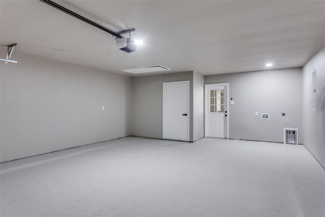 1609 Avenue B, Grand Prairie, TX 75051