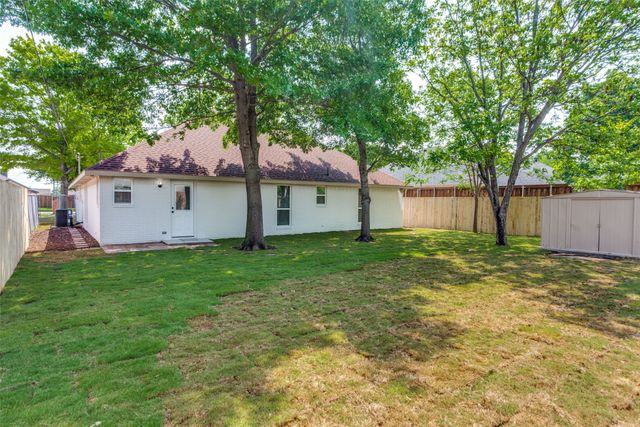 1609 Avenue B, Grand Prairie, TX 75051