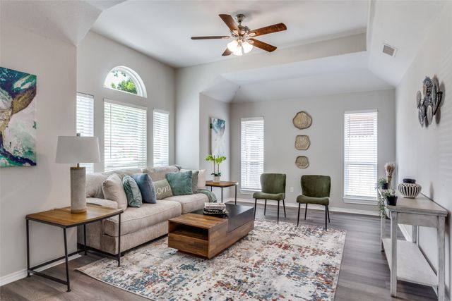 1609 Avenue B, Grand Prairie, TX 75051