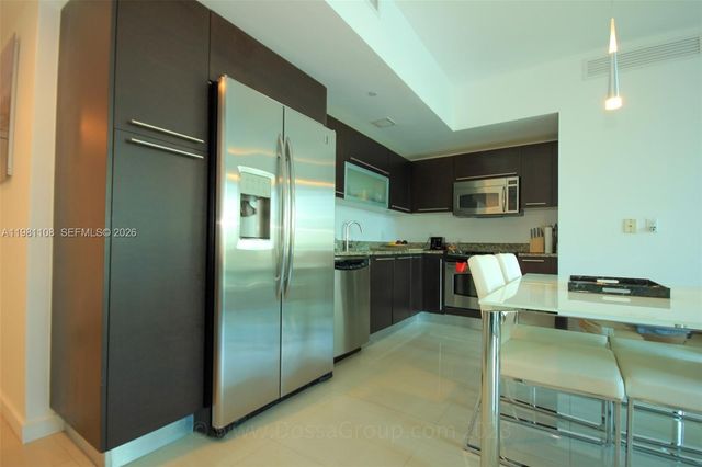 950 Brickell Bay Dr 1207, Miami, FL 33131