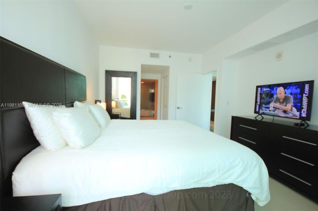 950 Brickell Bay Dr 1207, Miami, FL 33131