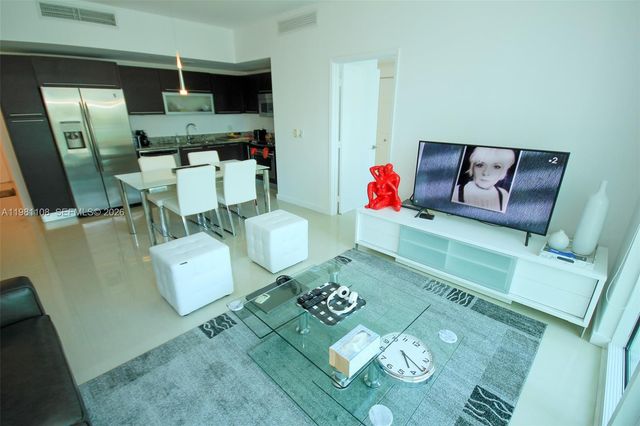 950 Brickell Bay Dr 1207, Miami, FL 33131