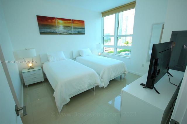 950 Brickell Bay Dr 1207, Miami, FL 33131