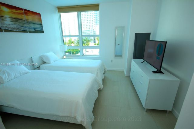 950 Brickell Bay Dr 1207, Miami, FL 33131