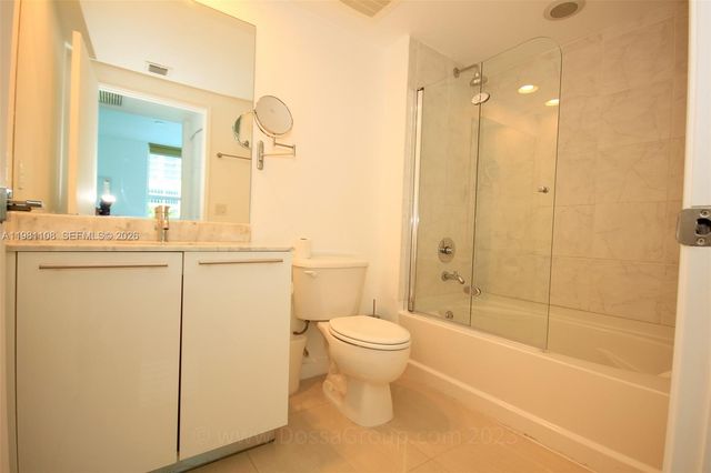 950 Brickell Bay Dr 1207, Miami, FL 33131