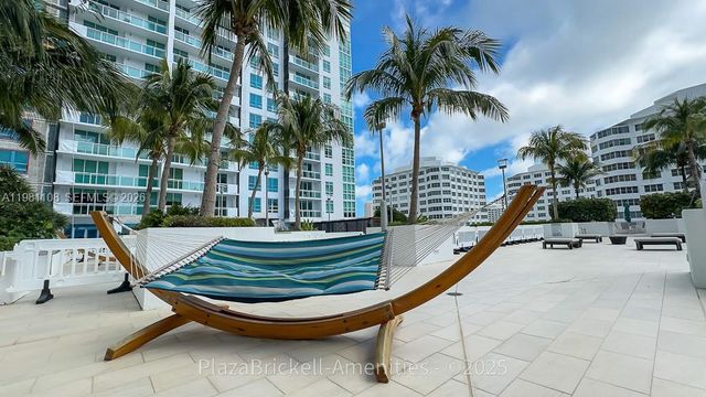 950 Brickell Bay Dr 1207, Miami, FL 33131