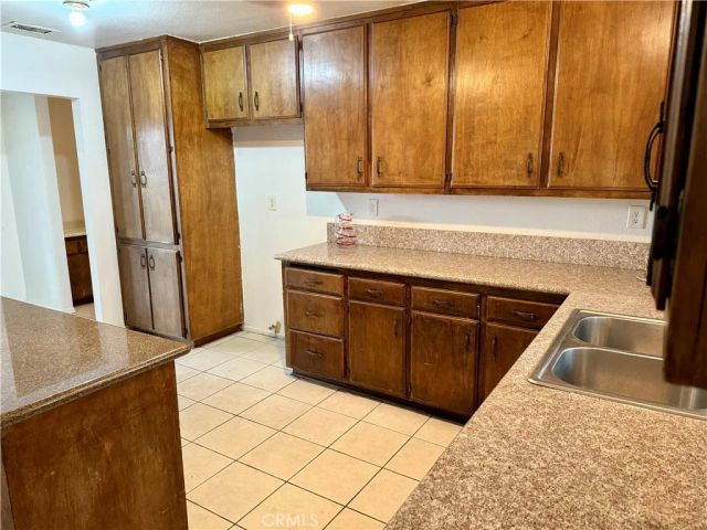 11509 3rd Avenue, Hesperia, CA 92345