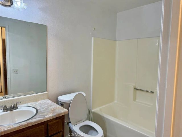 11509 3rd Avenue, Hesperia, CA 92345