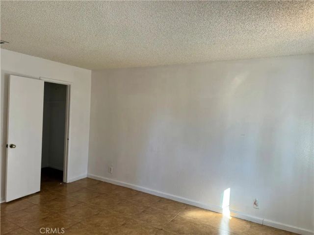 11509 3rd Avenue, Hesperia, CA 92345