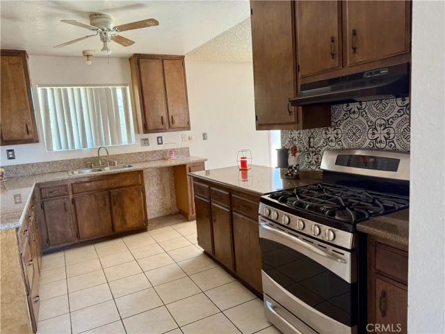 11509 3rd Avenue, Hesperia, CA 92345