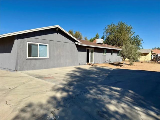 11509 3rd Avenue, Hesperia, CA 92345