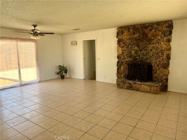 11509 3rd Avenue, Hesperia, CA 92345