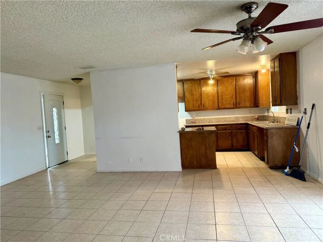 11509 3rd Avenue, Hesperia, CA 92345