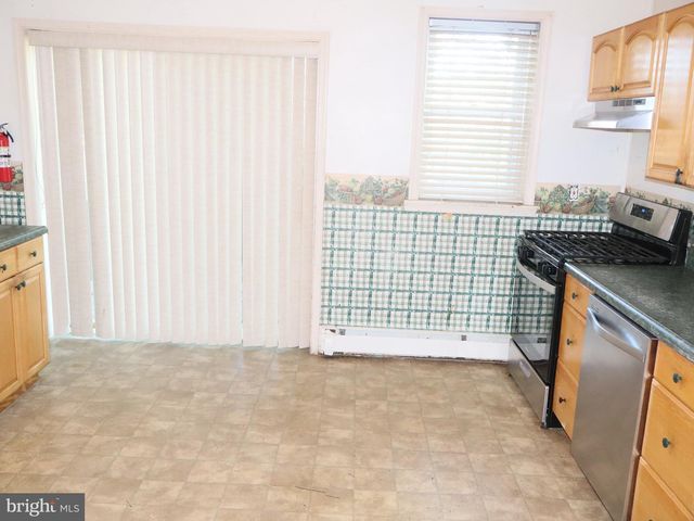 230 N SYCAMORE AVE, Clifton Heights, PA 19018