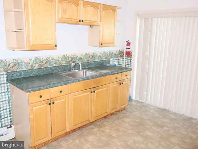 230 N SYCAMORE AVE, Clifton Heights, PA 19018