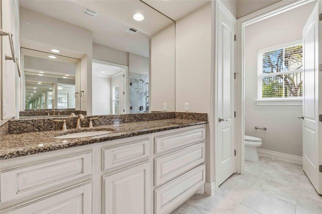 204 Delfino CIR, Lakeway, TX 78734