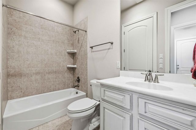 204 Delfino CIR, Lakeway, TX 78734