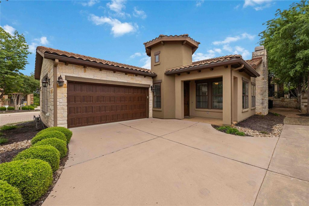 204 Delfino CIR, Lakeway, TX 78734