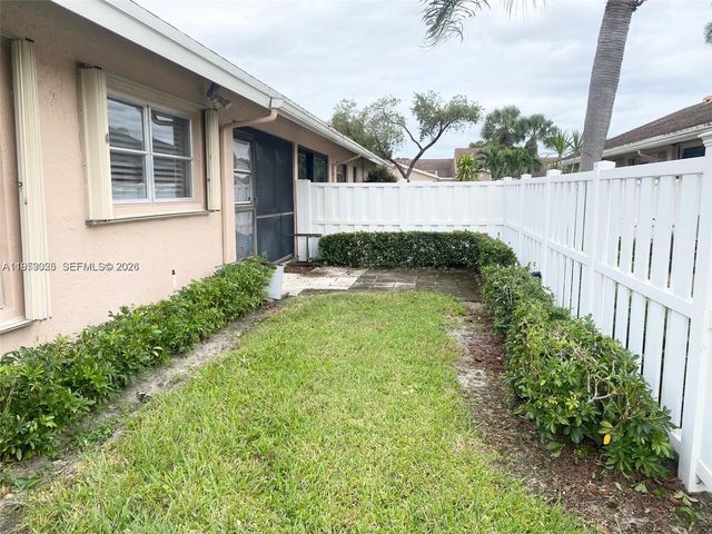 8089 Sweetbriar Way, Boca Raton, FL 33496