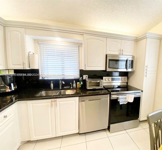 8089 Sweetbriar Way, Boca Raton, FL 33496