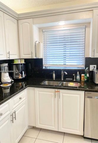 8089 Sweetbriar Way, Boca Raton, FL 33496