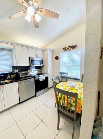 8089 Sweetbriar Way, Boca Raton, FL 33496