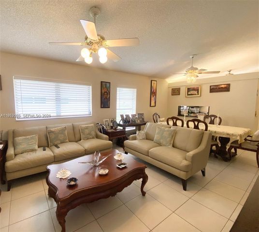 8089 Sweetbriar Way, Boca Raton, FL 33496