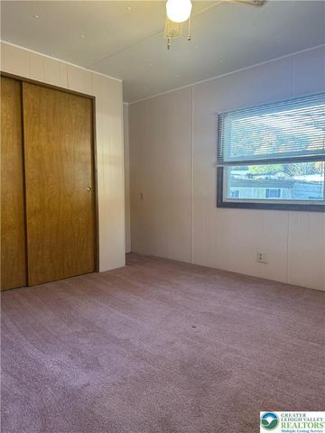 6 Indian Trail, Wind Gap Boro, PA 18091