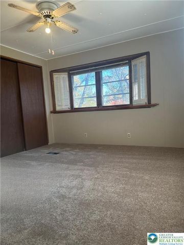 6 Indian Trail, Wind Gap Boro, PA 18091