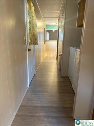 6 Indian Trail, Wind Gap Boro, PA 18091