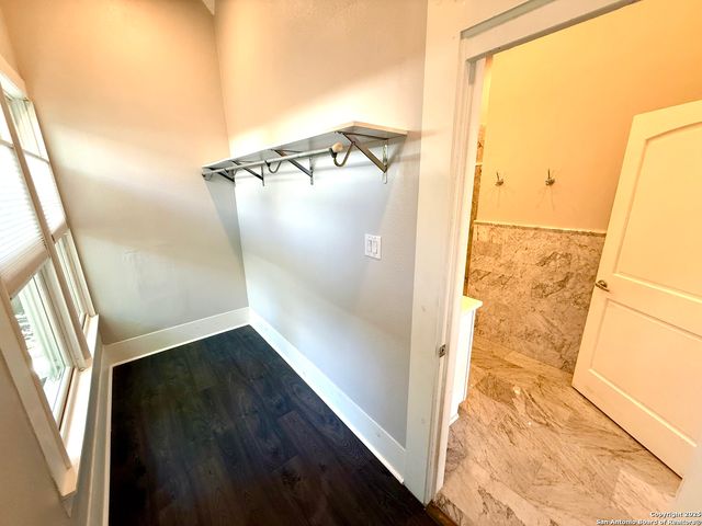 804 Dawson, San Antonio, TX 78202