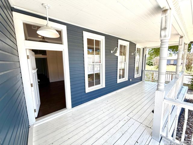 804 Dawson, San Antonio, TX 78202