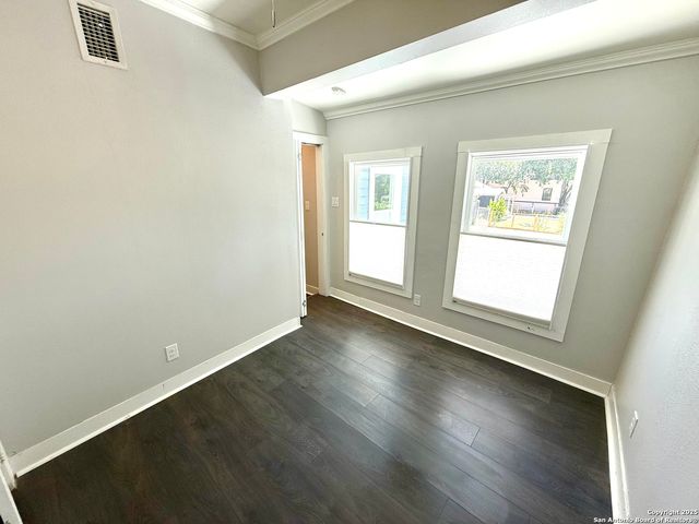 804 Dawson, San Antonio, TX 78202