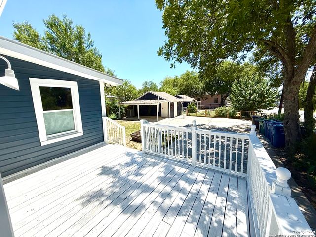 804 Dawson, San Antonio, TX 78202