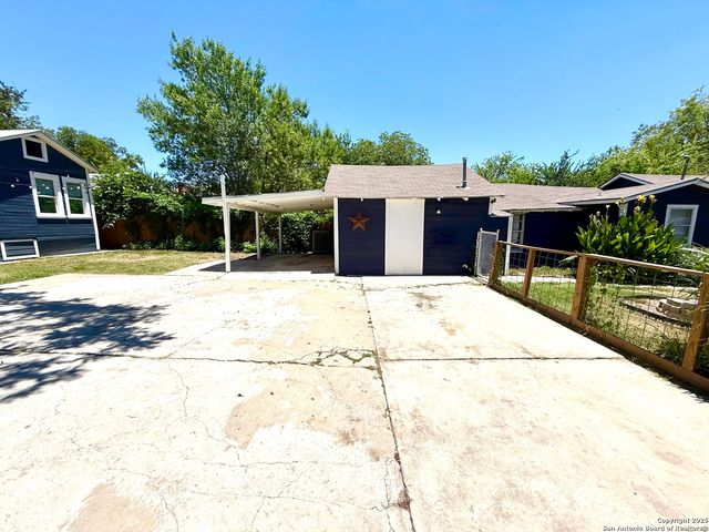 804 Dawson, San Antonio, TX 78202