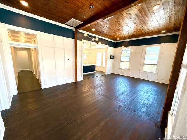 804 Dawson, San Antonio, TX 78202