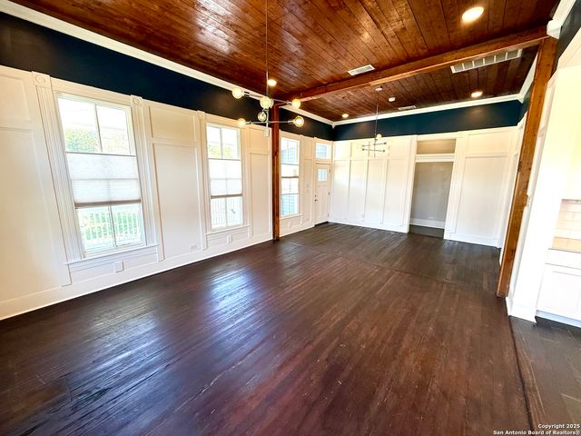 804 Dawson, San Antonio, TX 78202