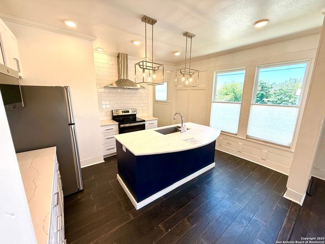 804 Dawson, San Antonio, TX 78202