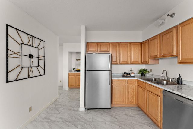 360 Sherman Street 1607, Saint Paul, MN 55102