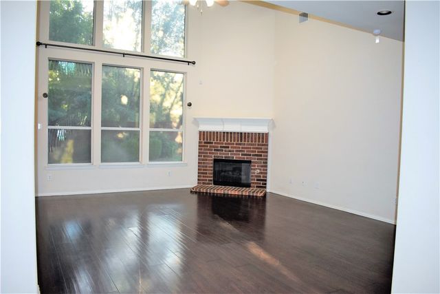 3821 Sandlin Street, Grapevine, TX 76092