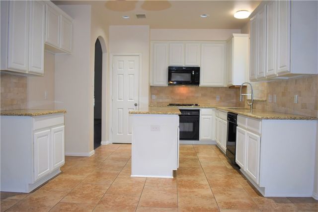 3821 Sandlin Street, Grapevine, TX 76092