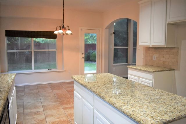 3821 Sandlin Street, Grapevine, TX 76092