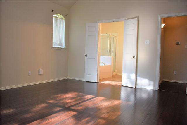 3821 Sandlin Street, Grapevine, TX 76092