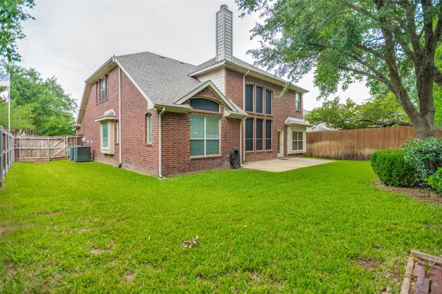 3821 Sandlin Street, Grapevine, TX 76092