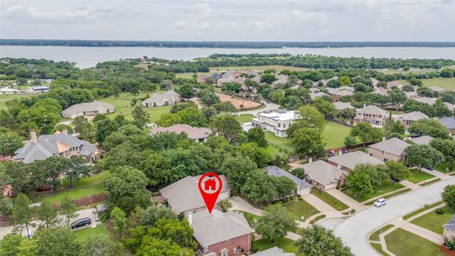 3821 Sandlin Street, Grapevine, TX 76092